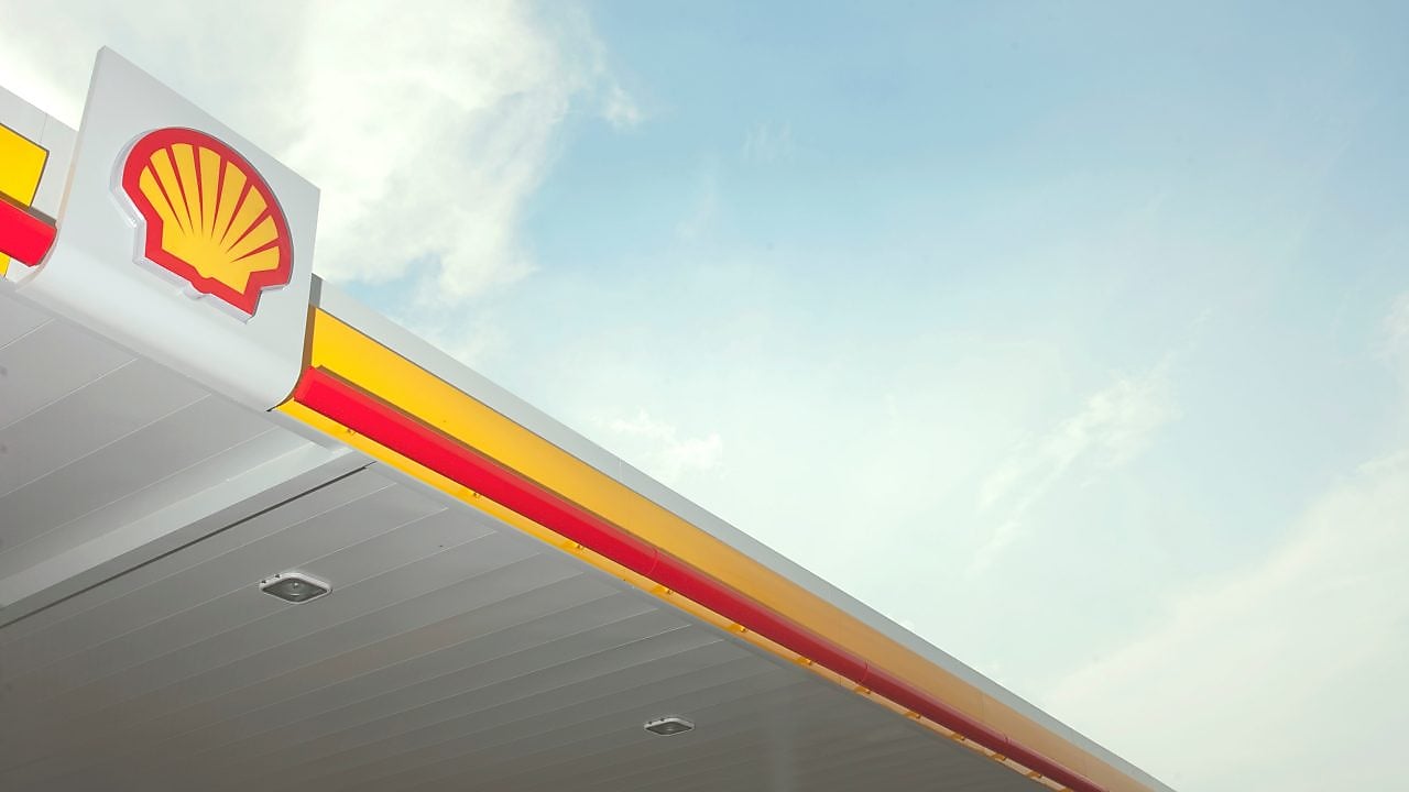 The Shell pecten on a retail service station