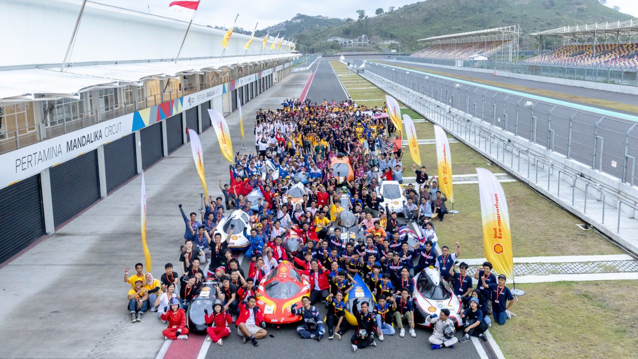 All the students participating at Shell Eco-marathon