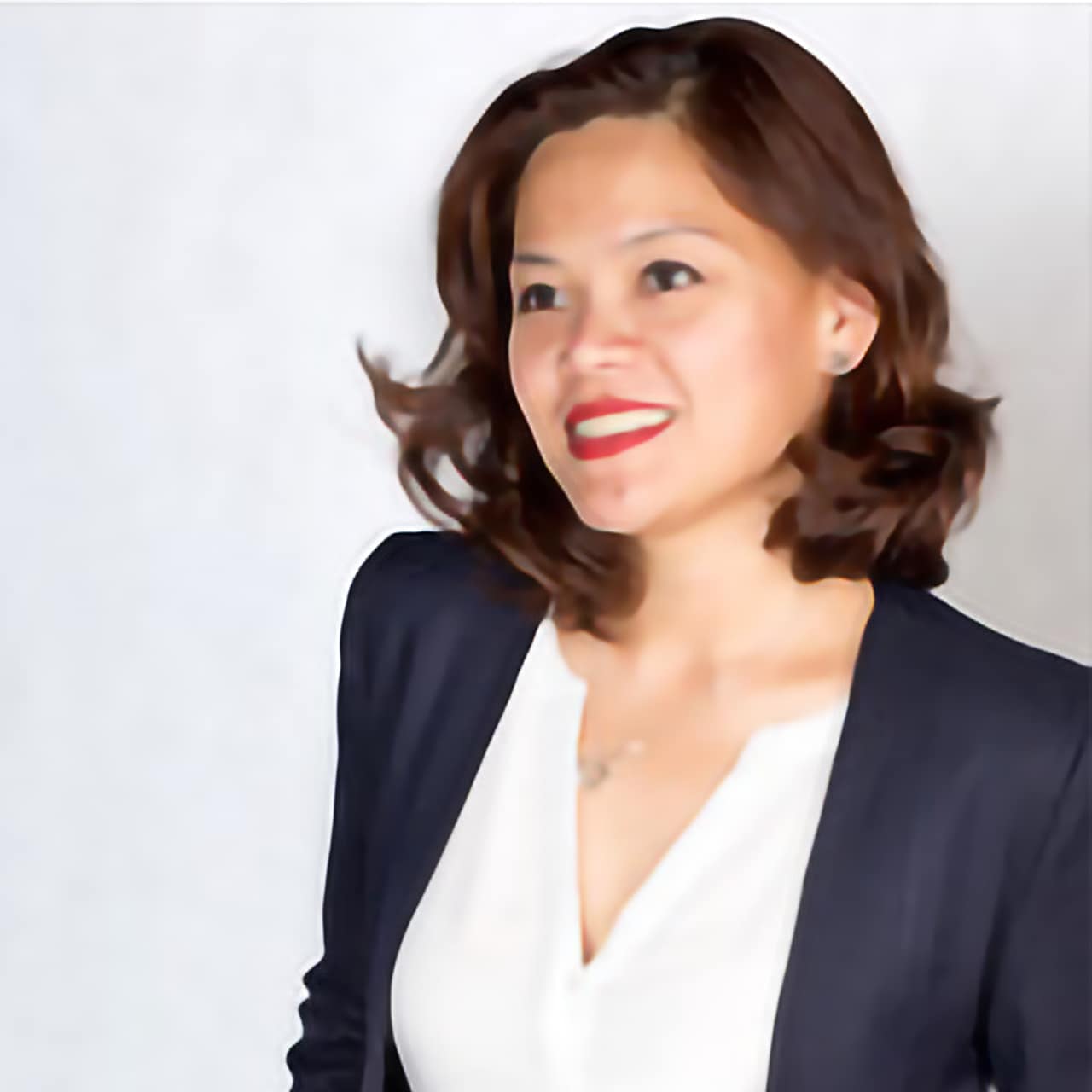 Cristina Hernandez, Retail and F&B Business Professional